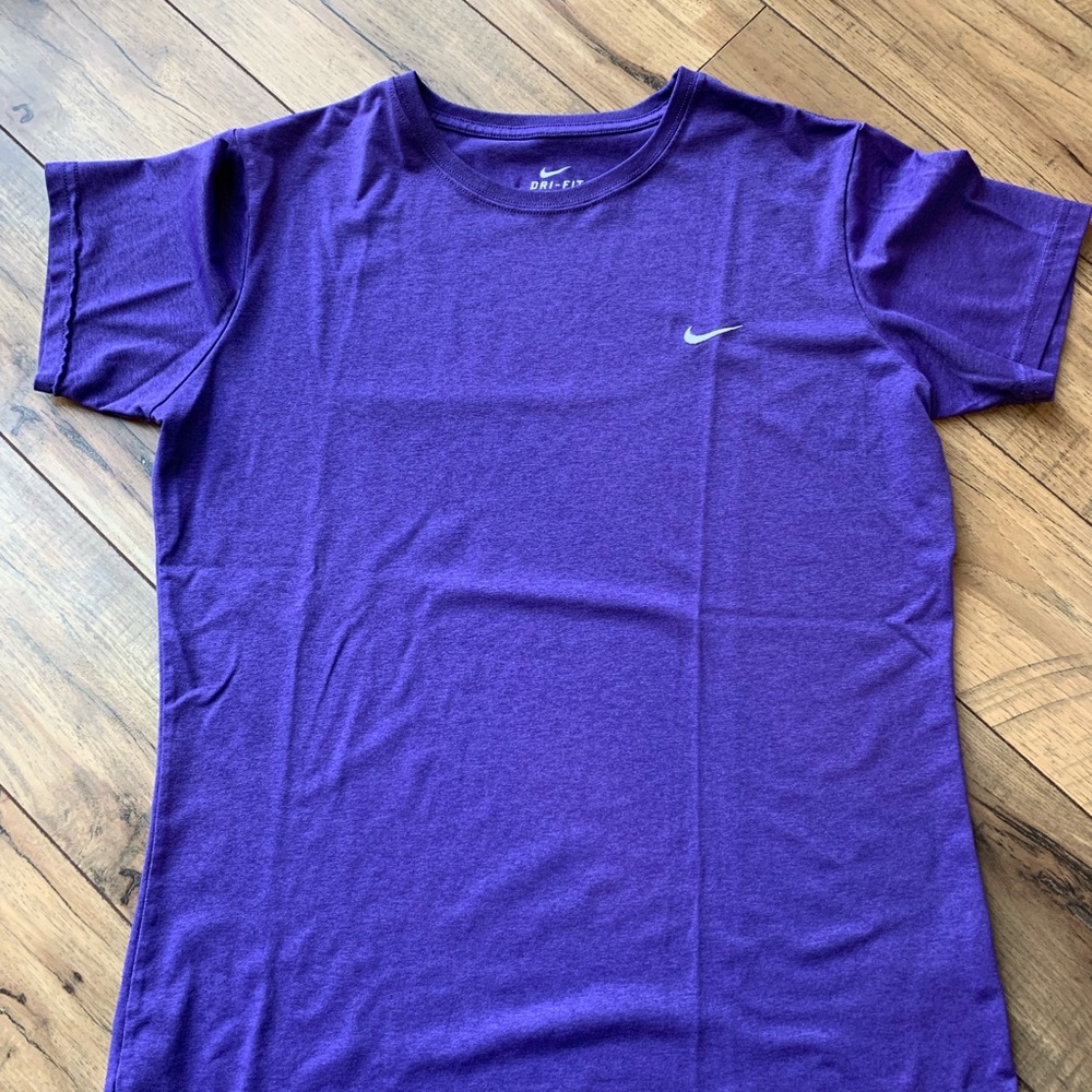 Nike T-Shirt Women’s Size L